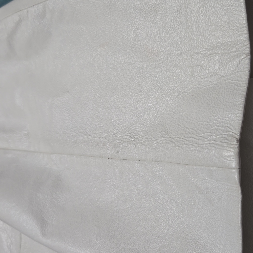 Wilson Leather mini skirt, sz 4, White - Picture 9 of 9